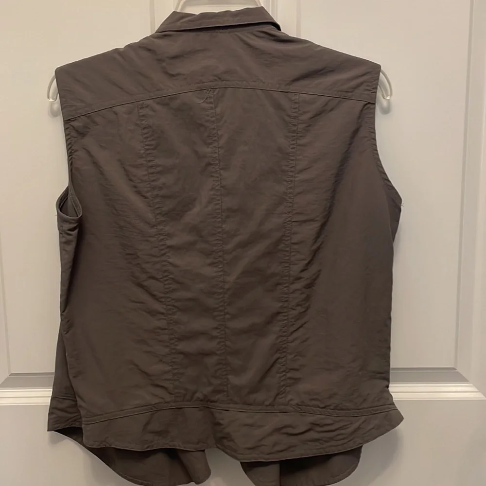 Ruffled Vest - Picture 4 of 5